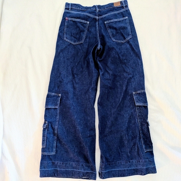 Wide-Leg Blue Jeans with Cargo Pockets Size 31 BDG - Picture 7 of 8